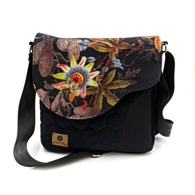 Torba listonoszka – czerń z kwiatami V2