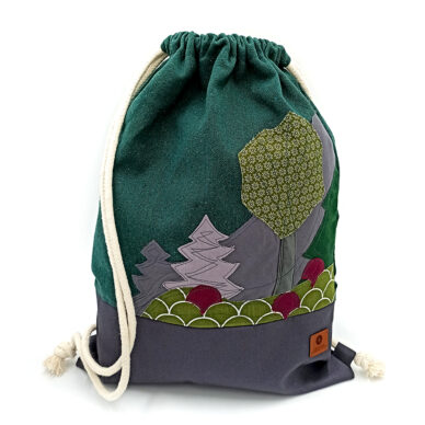 Plecak z aplikacją - las