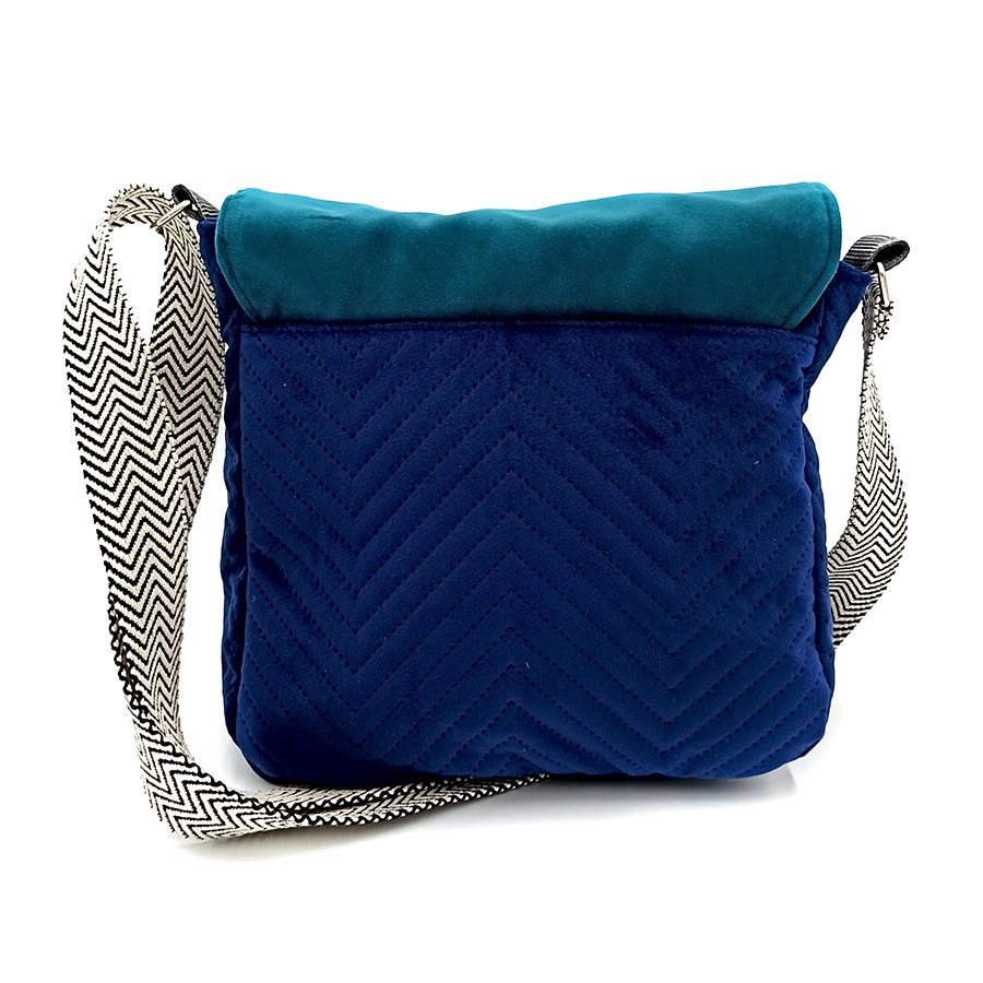 Torba listonoszka – granat z leśnym pejzażem i szopem - obrazek 2