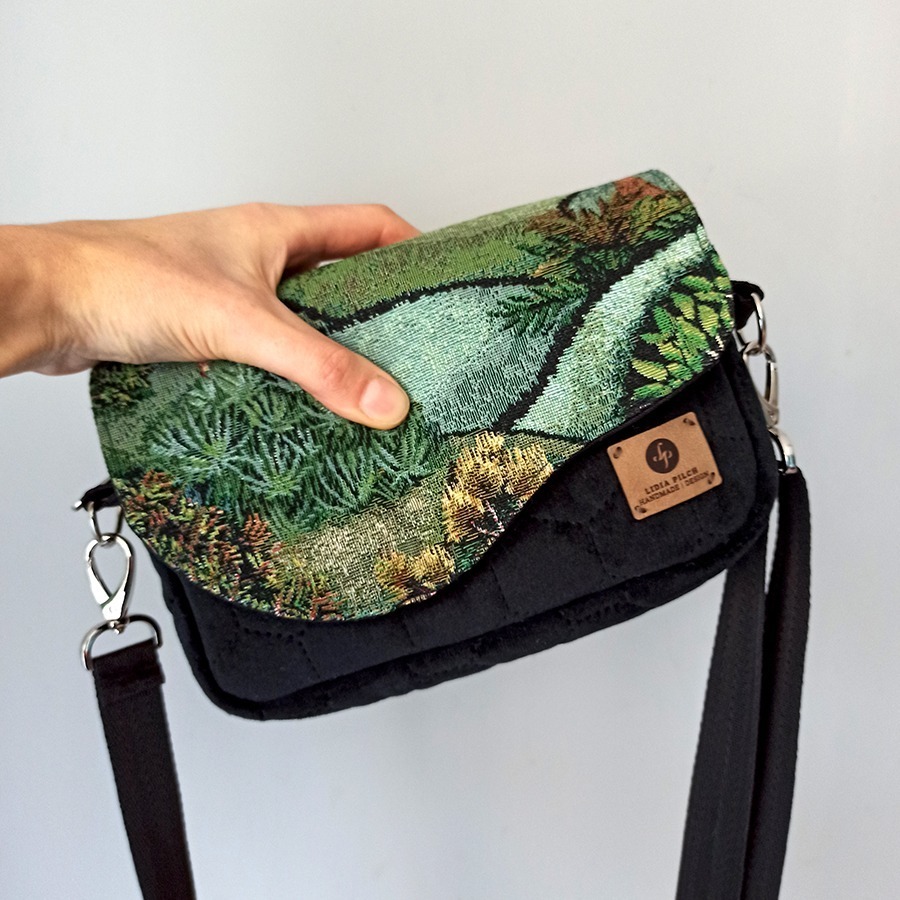 Torebka mała – czarny z zielonym pejzażem - obrazek 5