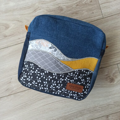 Kosmetyczka mała z aplikacją - pejzaż górski V1