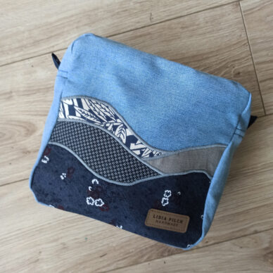 Kosmetyczka mała z aplikacją - pejzaż górski V3