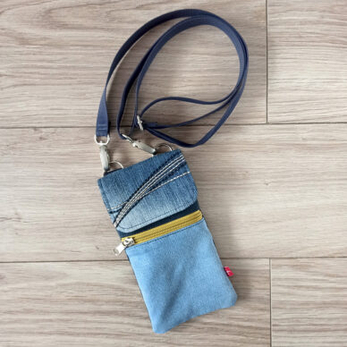 Torebka mini na telefon - kompozycja z jeansu V3