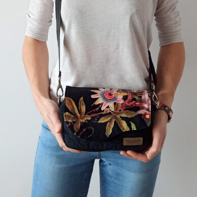 Torebka mała – czarny z kwiatami V2