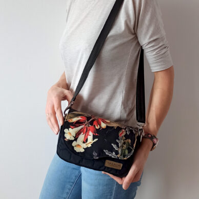 Torebka mała – czarny z kwiatami V3