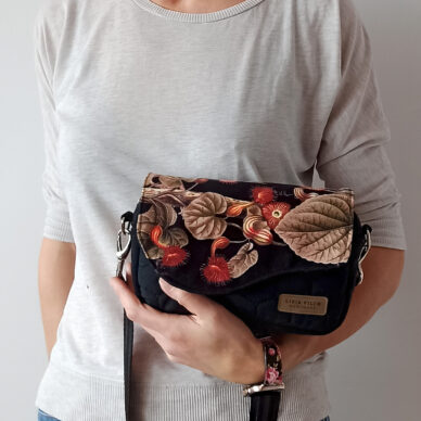 Torebka mała – czarny z kwiatami V1