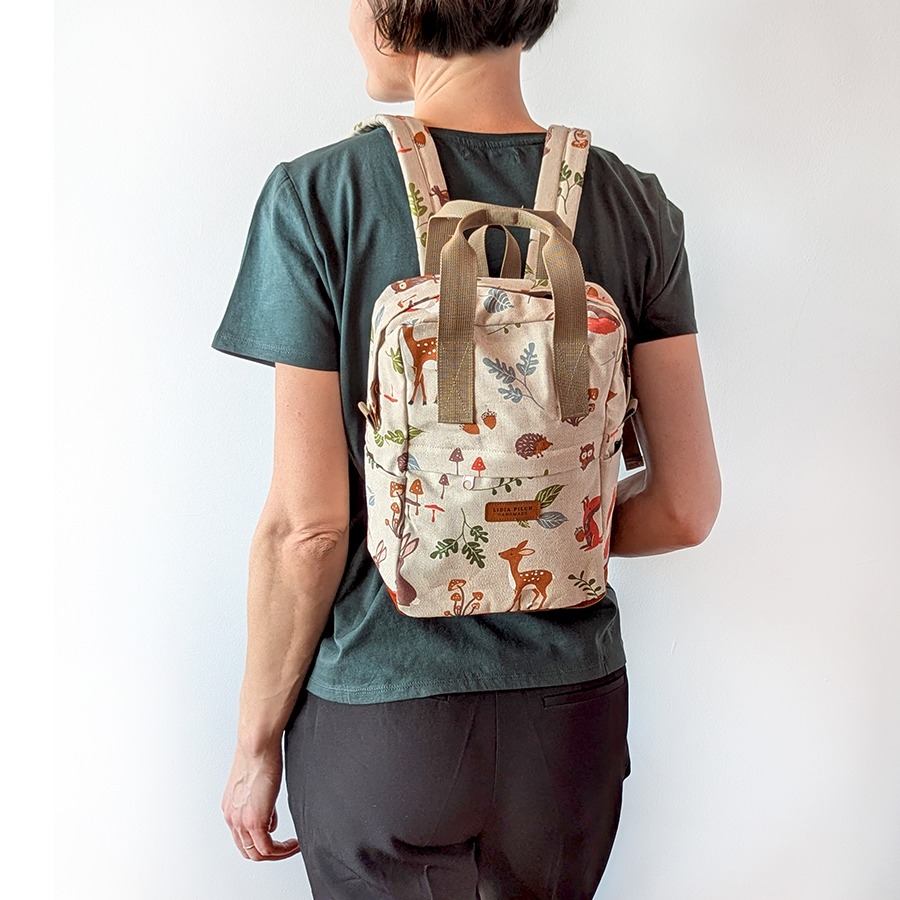 Mały plecak miejski - leśna przygoda - obrazek 2