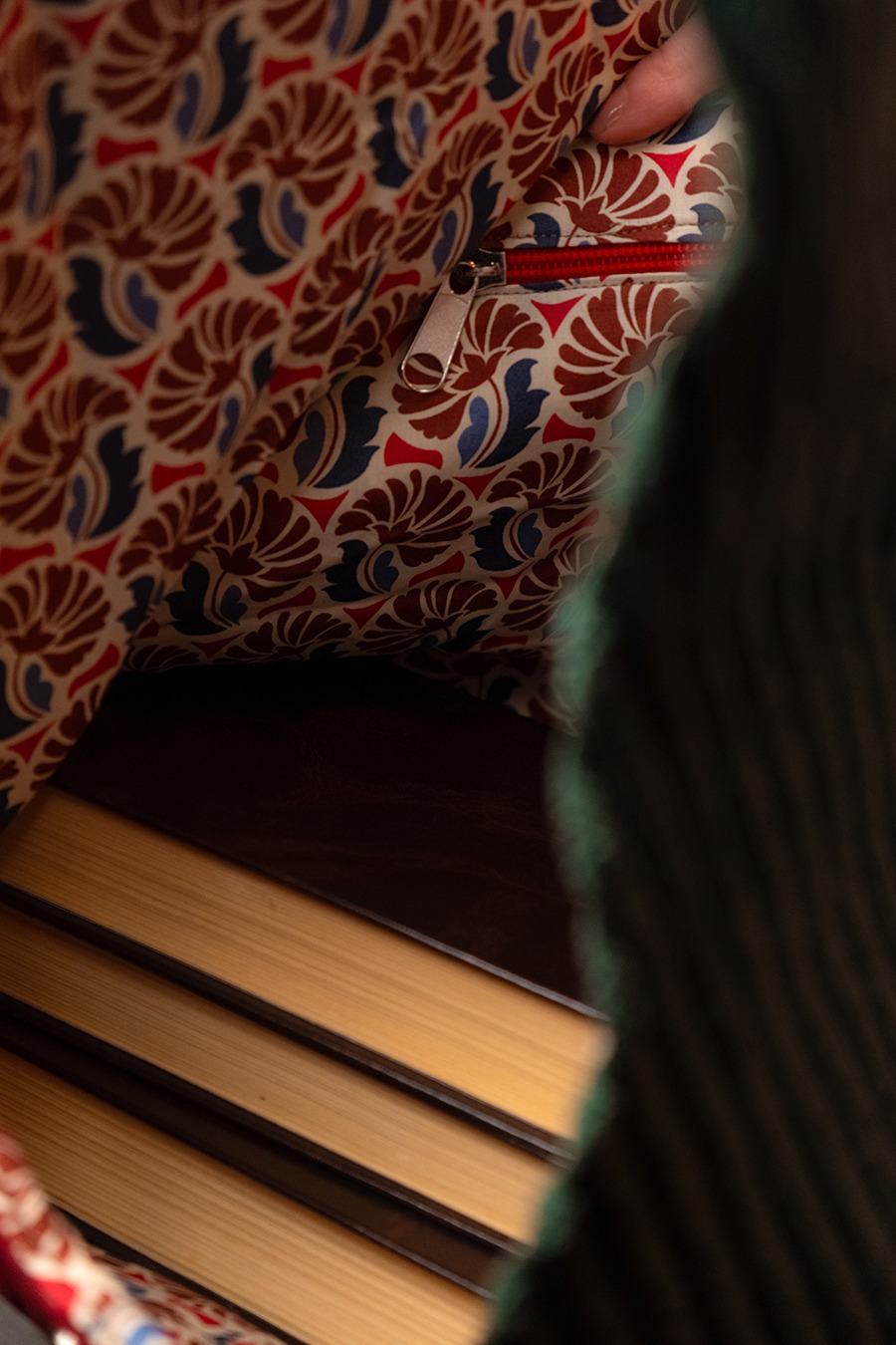 Torba na ramię - zielona z czerwienią - obrazek 7