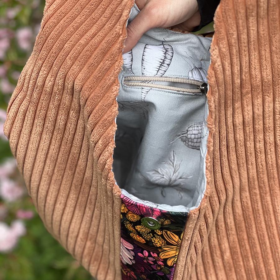 Torba na ramię - brzoskwiniowa z kwiatami - obrazek 6