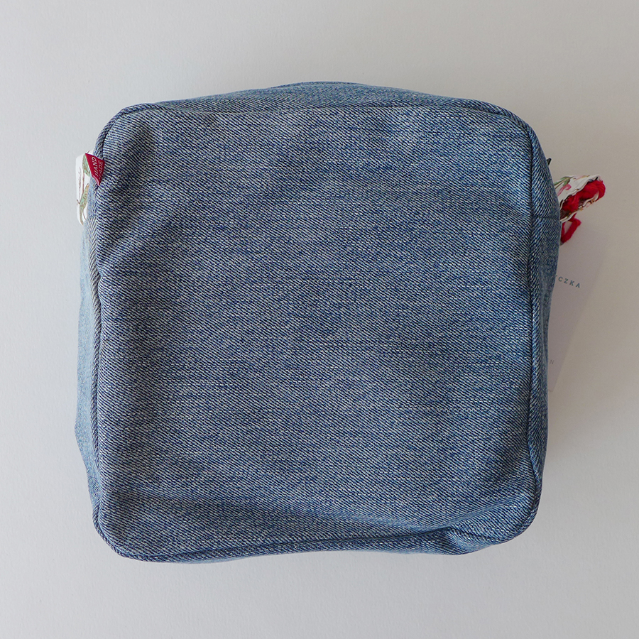 Kosmetyczka mała z aplikacją - góra - obrazek 4