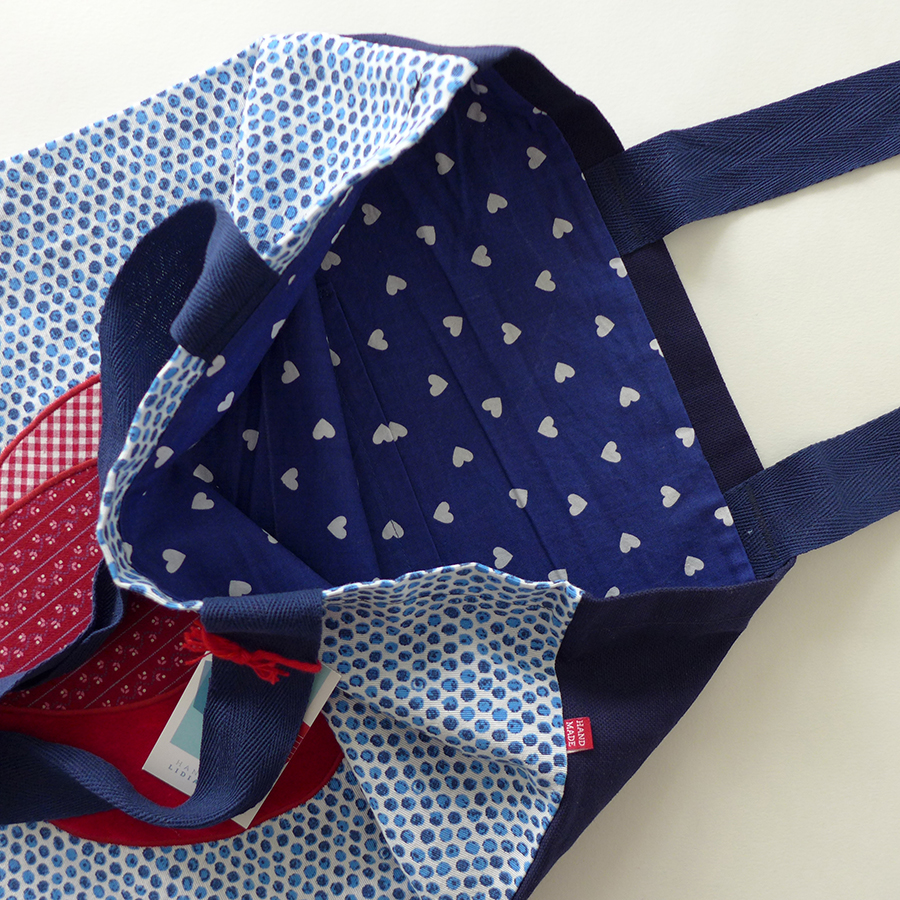 Torba z haftem i aplikacją – jabłko, kropki - obrazek 3